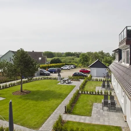 Haus Inselwind 16 Meerwind Mit Gratis Nutzung Vom Ahoi Erlebnisbad Und Sauna In Sellin * Groß Zicker