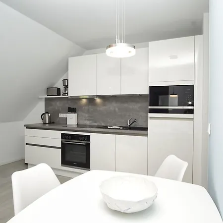 Haus Inselwind 16 Meerwind Mit Gratis Nutzung Vom Ahoi Erlebnisbad Und Sauna In Sellin *