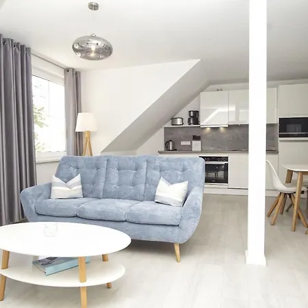 Haus Inselwind 16 Meerwind Mit Gratis Nutzung Vom Ahoi Erlebnisbad Und Sauna In Sellin Groß Zicker